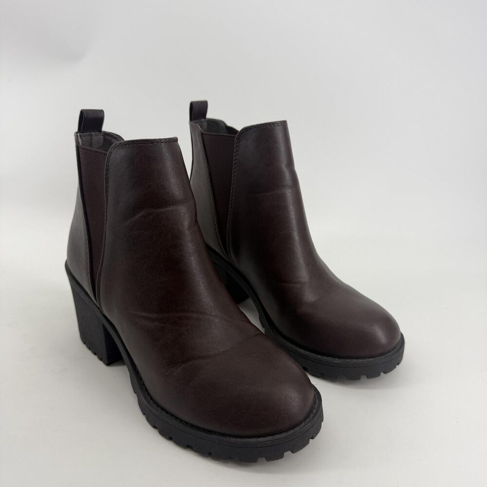 Soda Boots 7.5 Minimalist Dark Academia Office Siren Soft Girl Gorpcore Lite Y2K